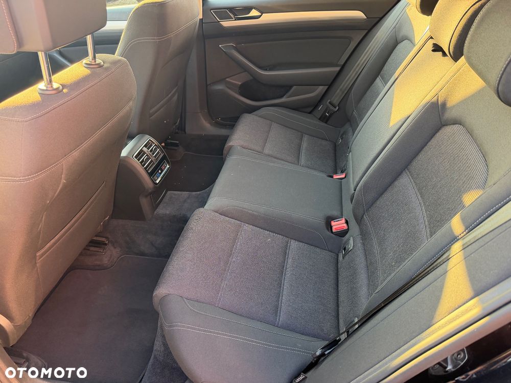 Volkswagen Passat 2.0 TDI (BlueMotion Technology) Comfortline - 15