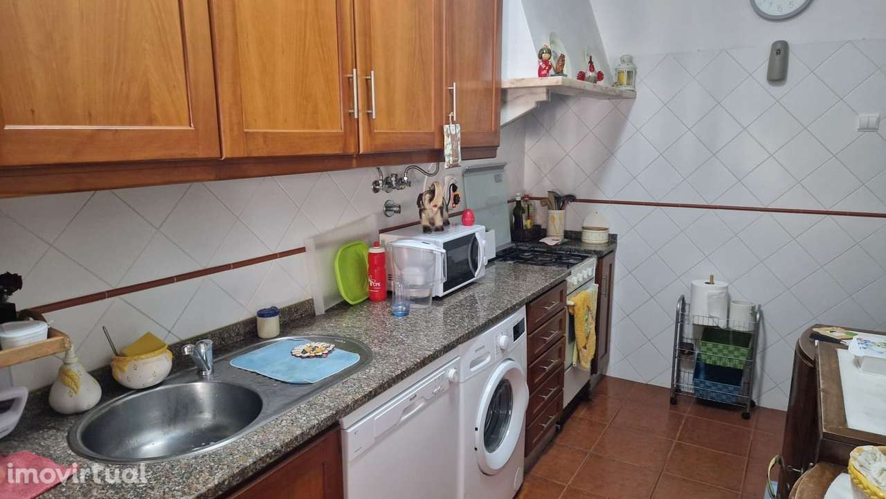 Largo Cidade de Magdeburg - T2 Com Quintal - Churrasqueira e Anexo - Grande imagem: 2/19