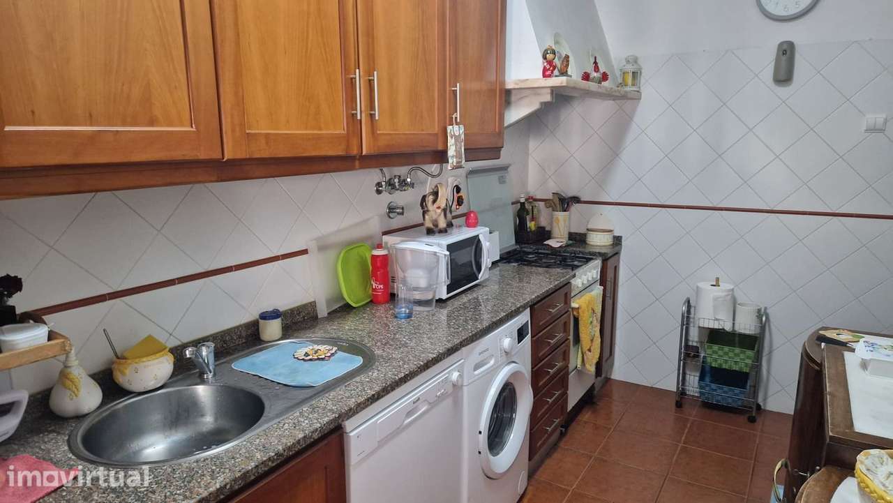 Largo Cidade de Magdeburg - T2 Com Quintal - Churrasqueira e Anexo - Grande imagem: 2/20