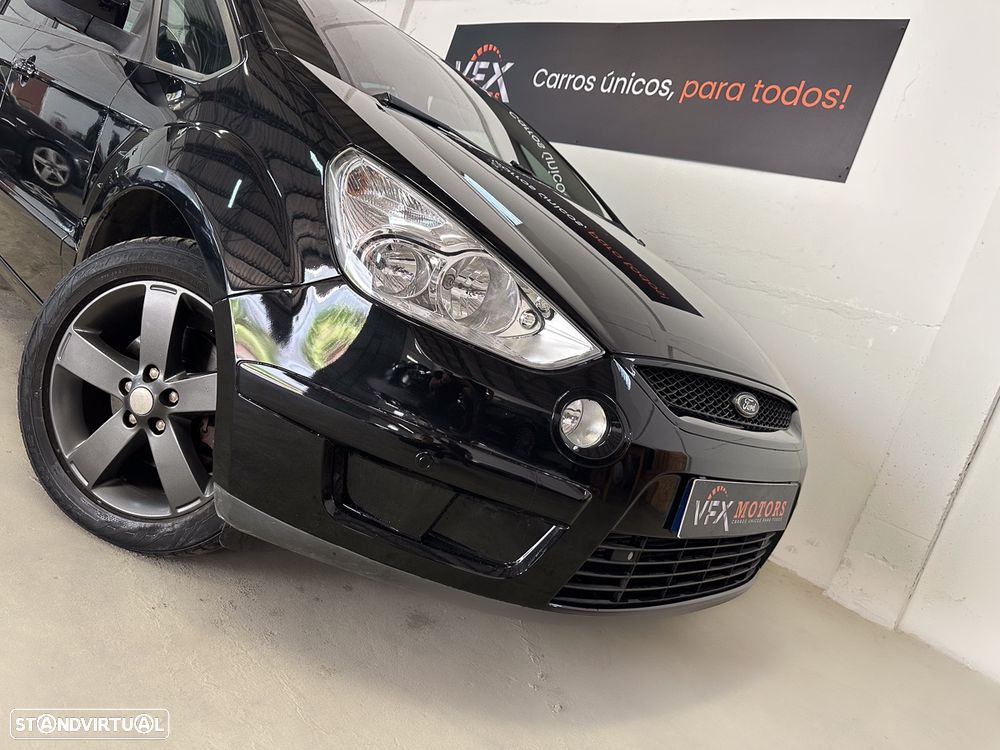 Ford S-Max 2.0 TDCi Titanium 7L - 33