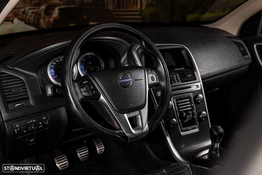 Volvo XC 60 2.0 D3 Drive R-Design - 13