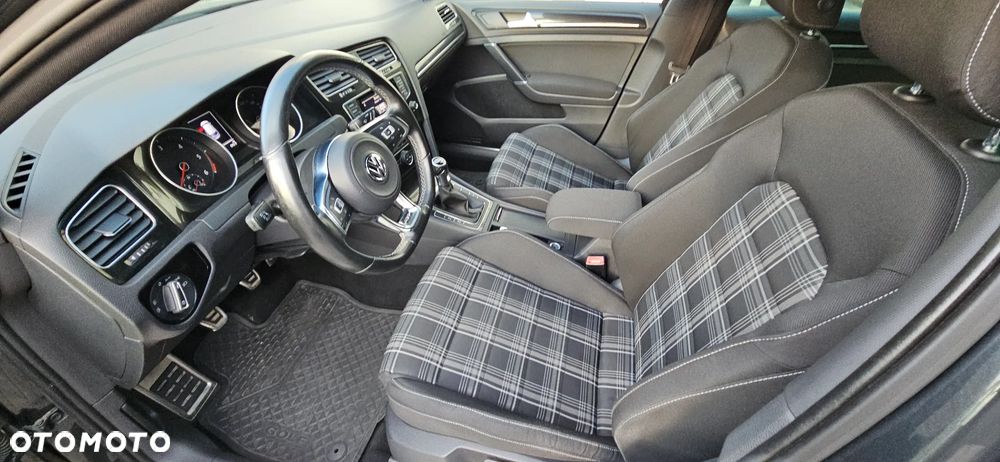 Volkswagen Golf - 18