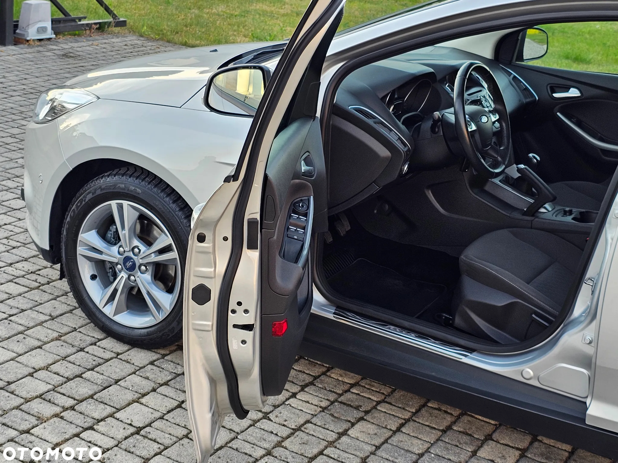 Ford Focus Turnier 1.0 EcoBoost Start-Stopp-System Business Edition - 18