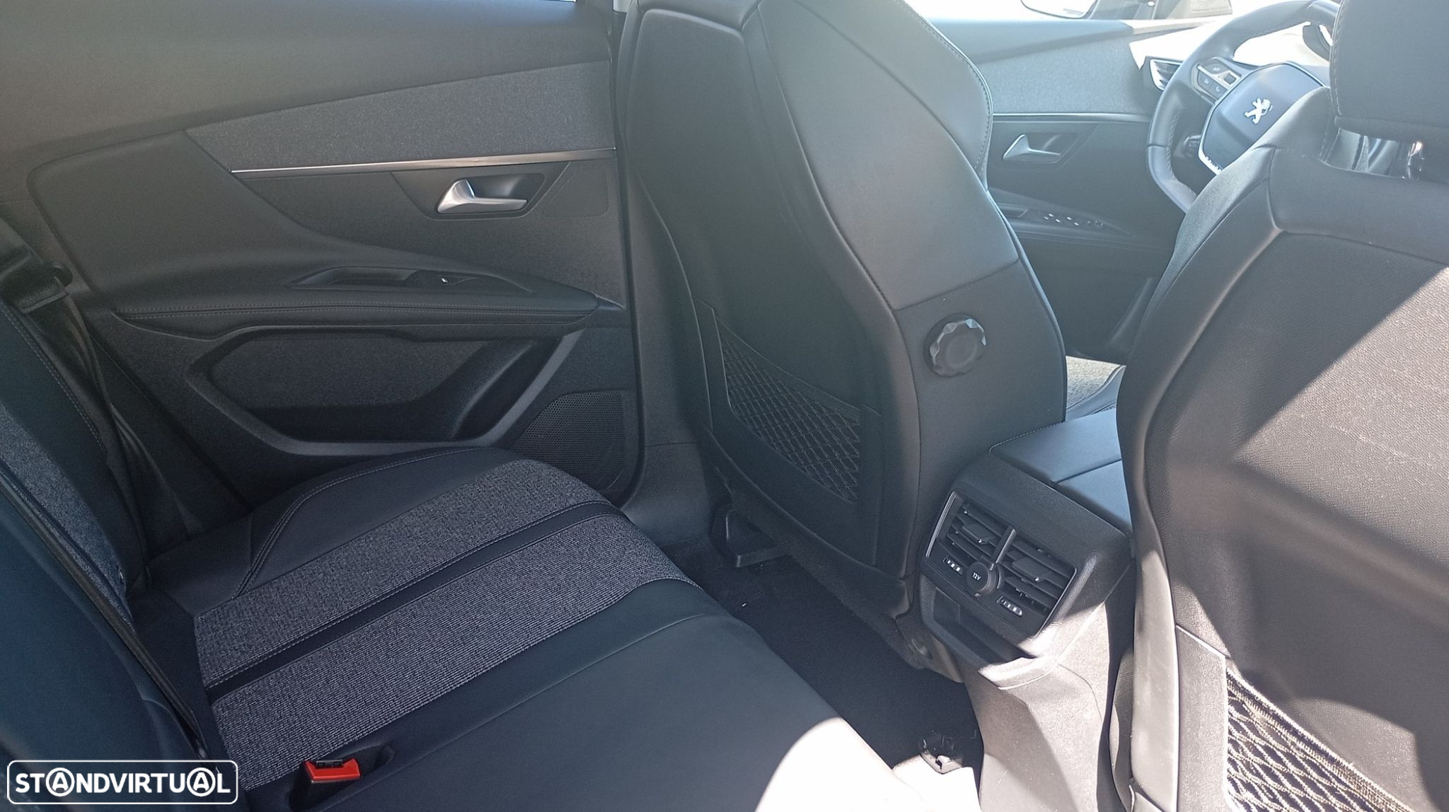 Peugeot 3008 PureTech 130 Stop & Start GPF EAT8 Allure Business-Pack - 16
