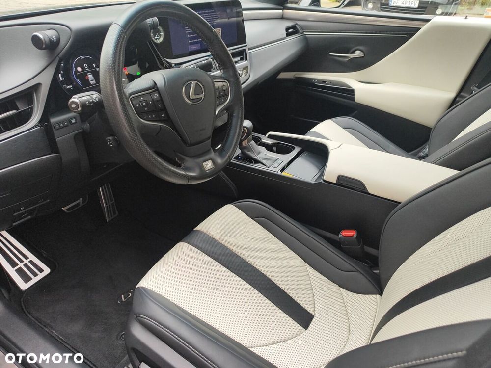 Lexus ES 300h F Sport Edition - 12