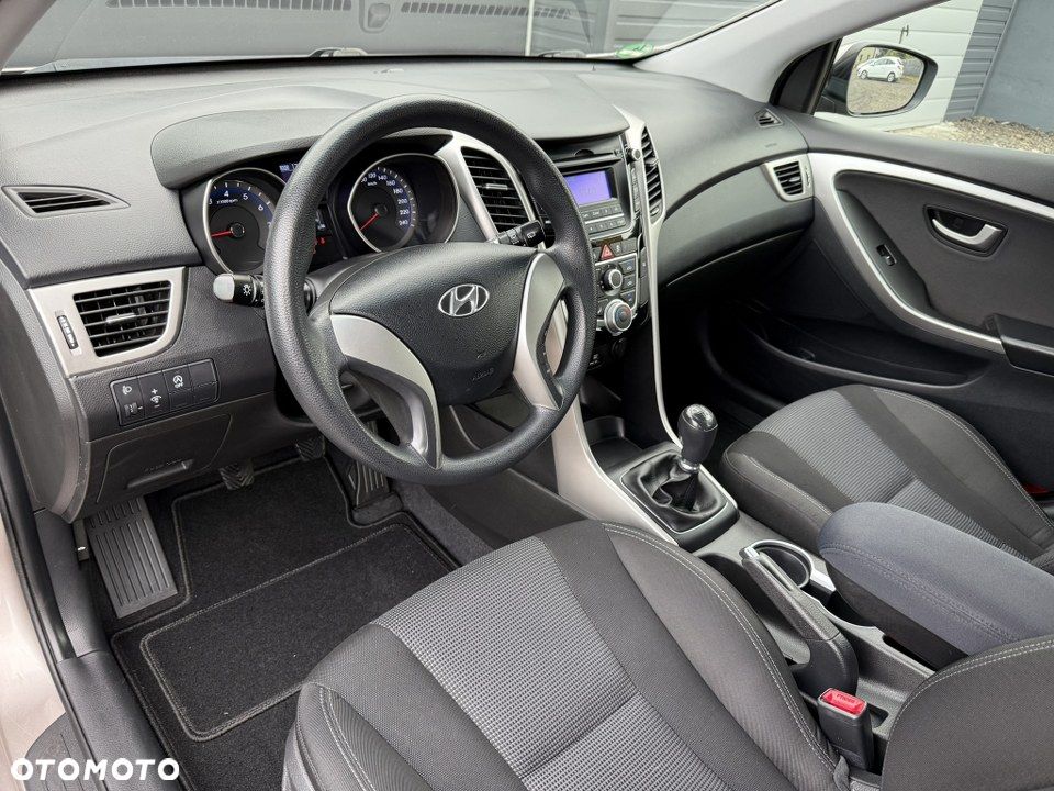 Hyundai i30 1.4 Premiere Comfort - 17