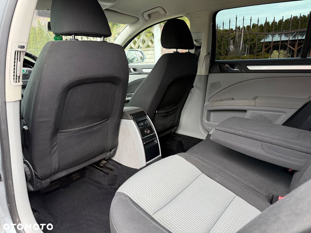 Skoda Superb 1.8 TSI FAMILY - 8