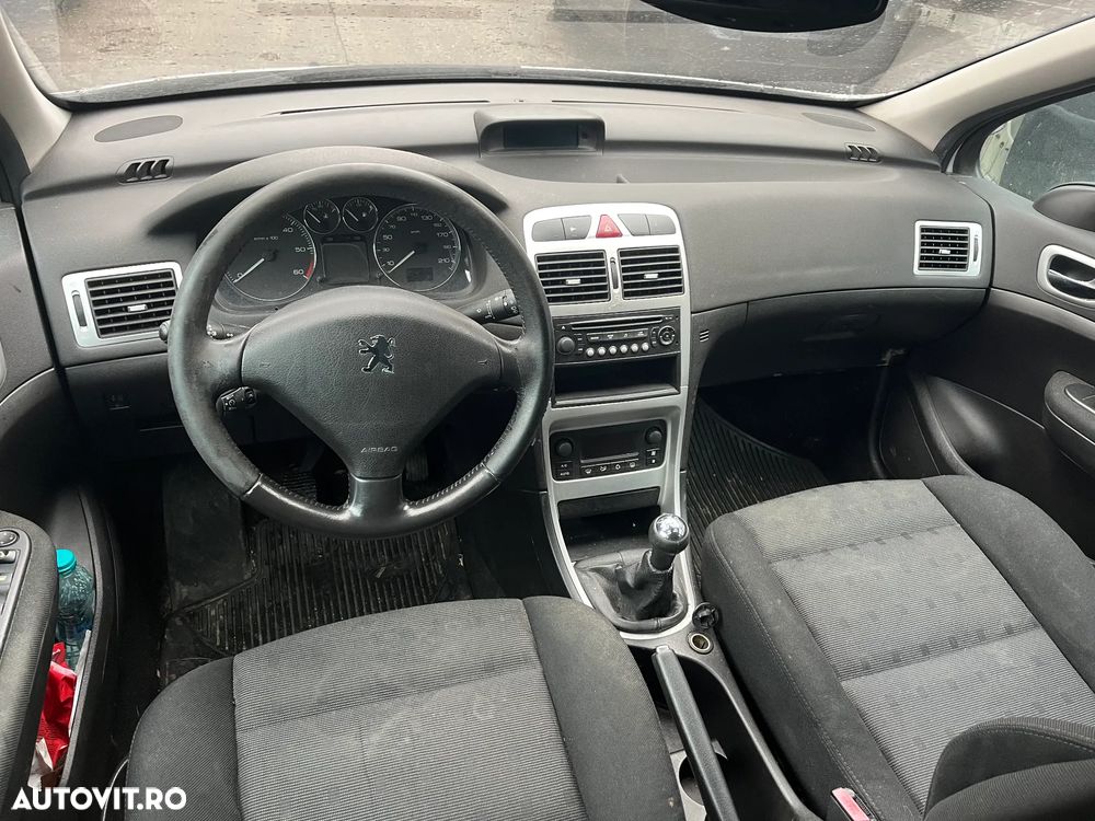 Dezmembrez Peugeot 307 SW facelift break 2006 1,6 HDI gri argintiu - 7