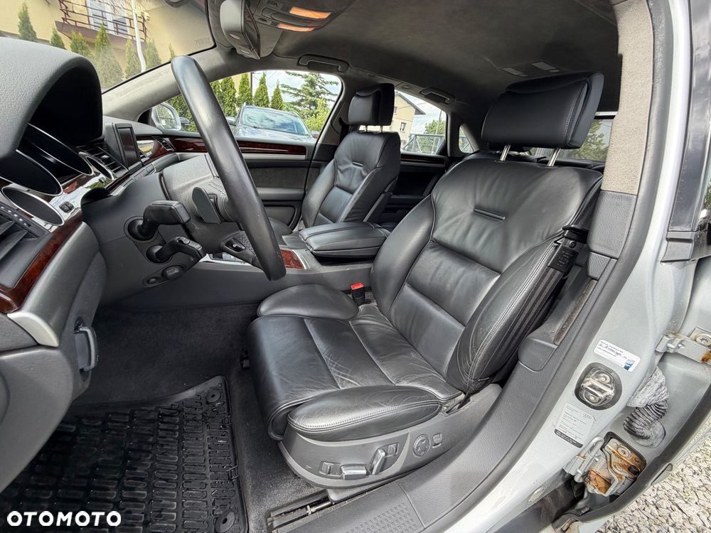 Audi A8 4.2 Quattro - 34