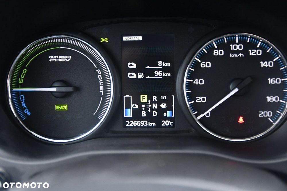 Mitsubishi Outlander - 34