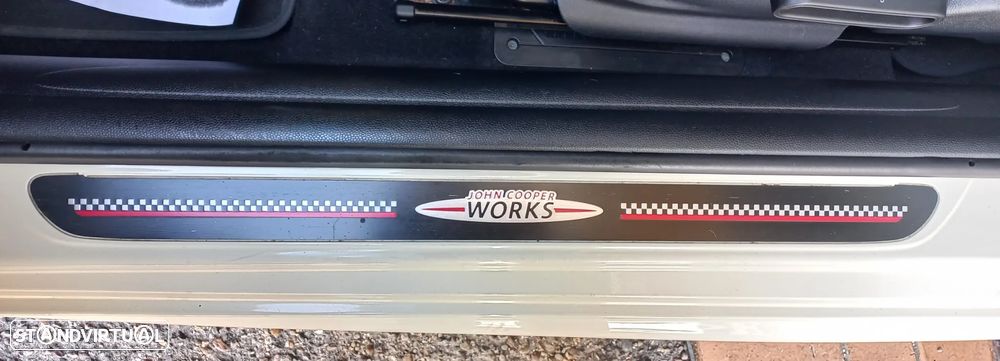 MINI 3 Portas Cooper S Sport Aut. - 28