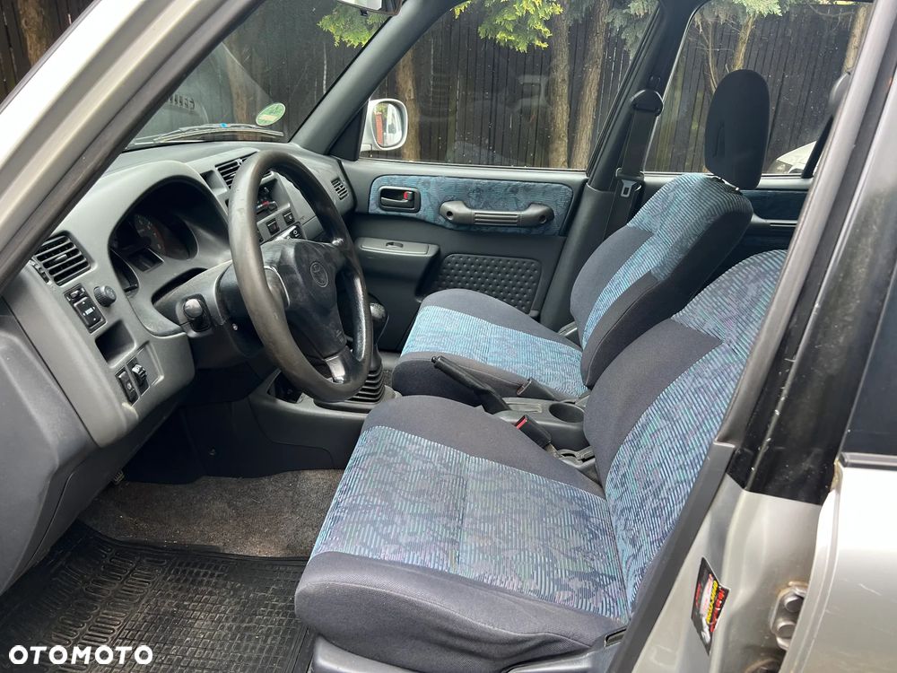 Toyota RAV4 2.0 - 7