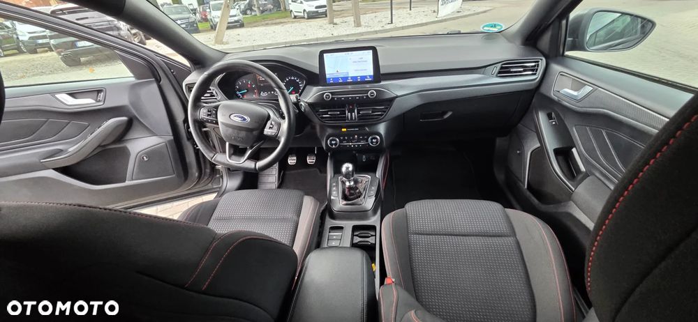 Ford Focus 1.0 EcoBoost Start-Stopp-System ST-LINE DESIGN - 35