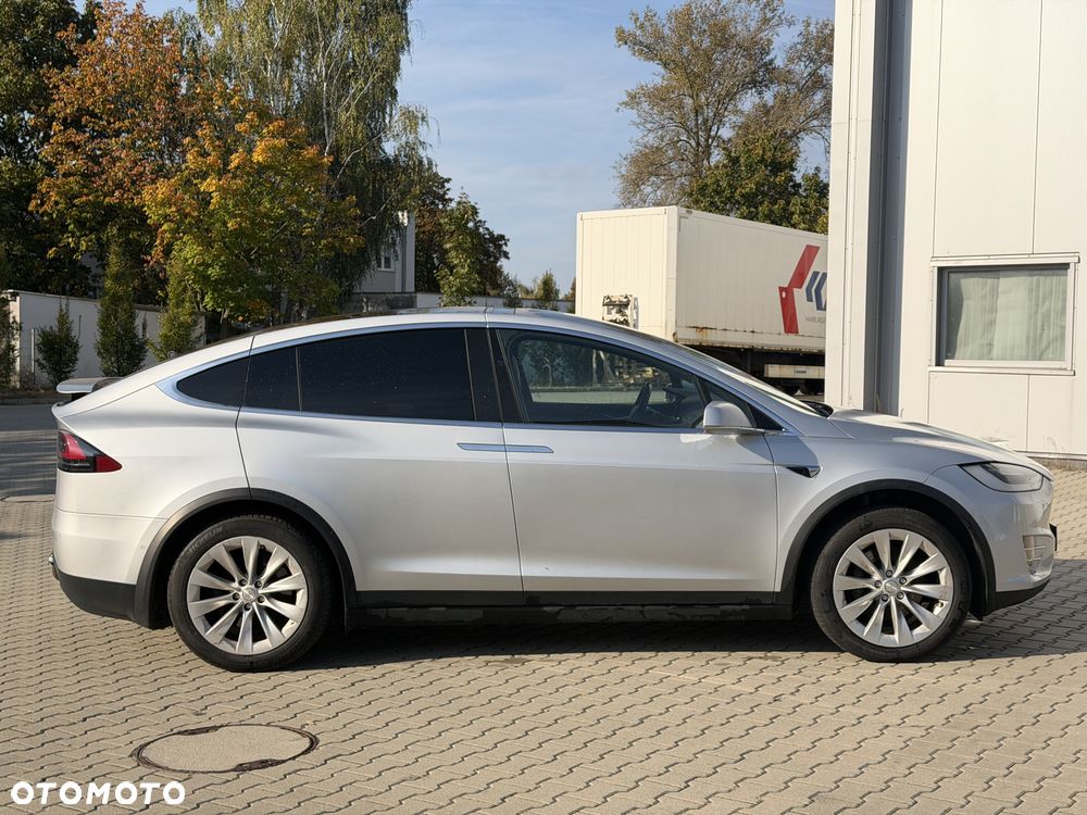 Tesla Model X Long Range Plus - 10
