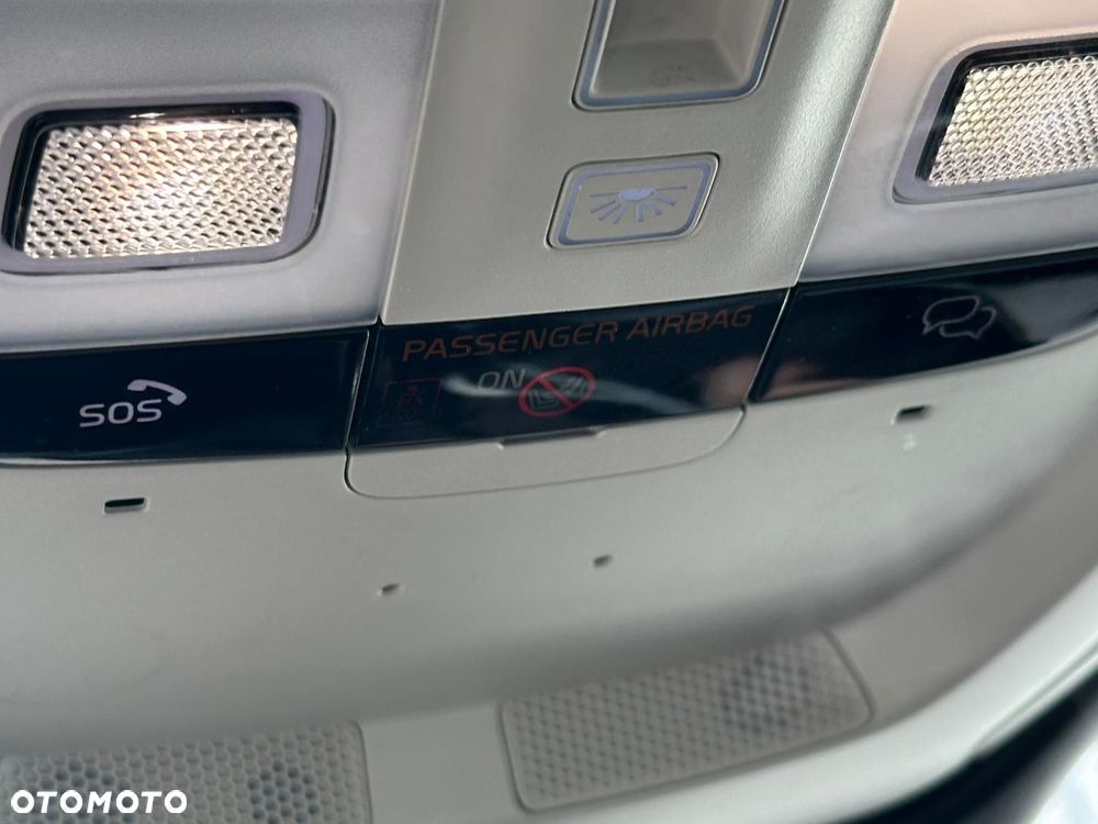 Volvo V90 Cross Country - 34