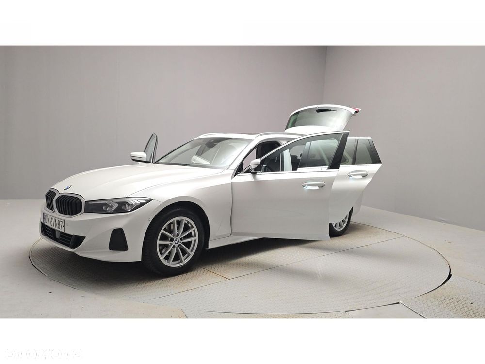 BMW Seria 3 320d xDrive mHEV M Sport - 9