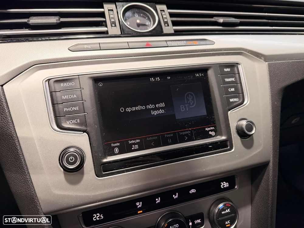 VW Passat Variant 1.6 TDI BlueMotion - 22