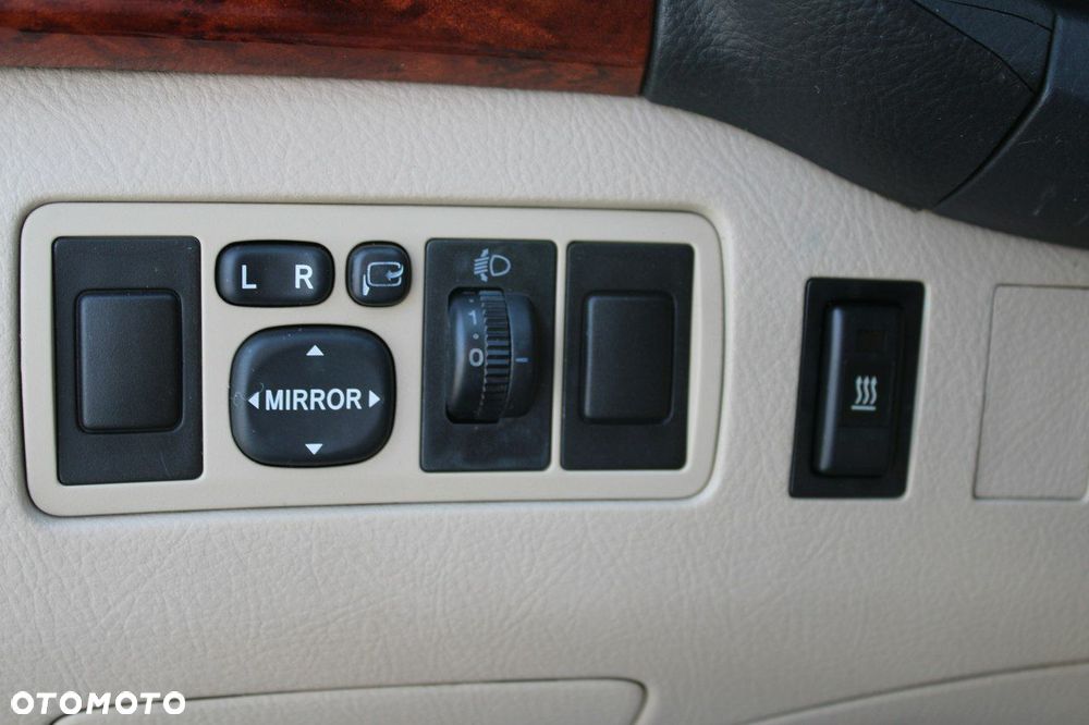 Toyota Avensis - 20
