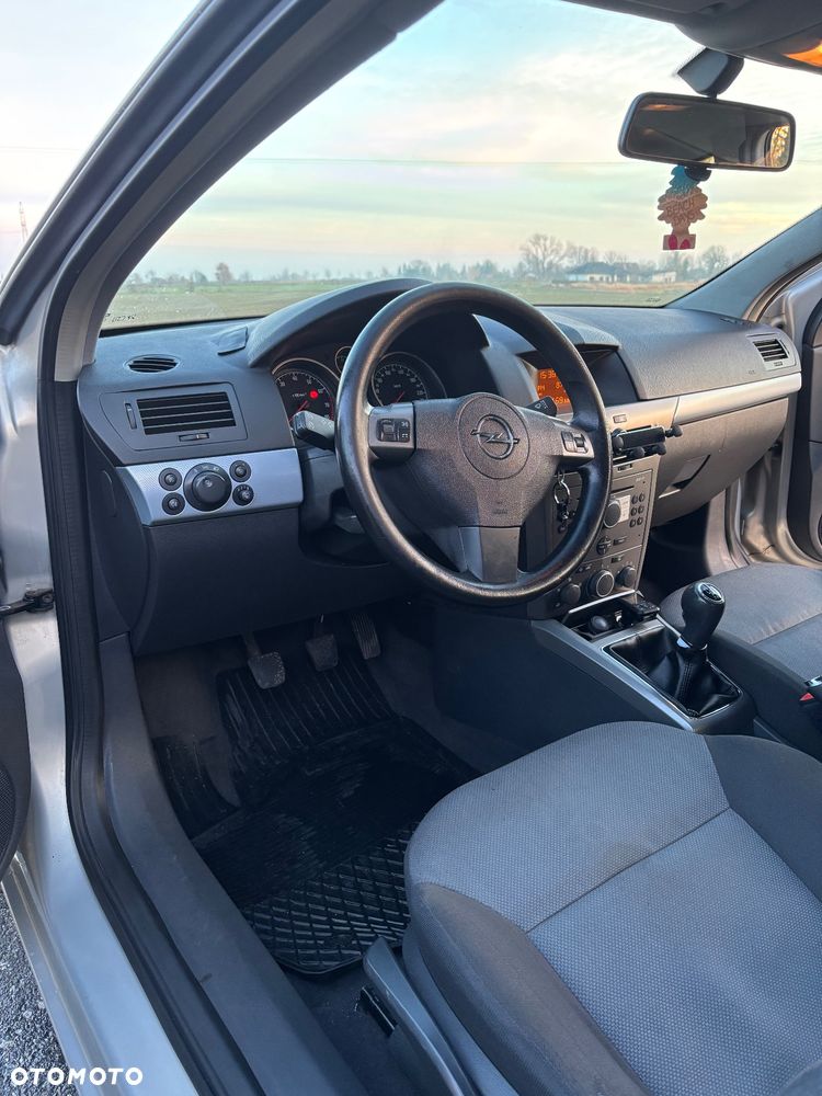 Opel Astra 1.6 Enjoy - 12