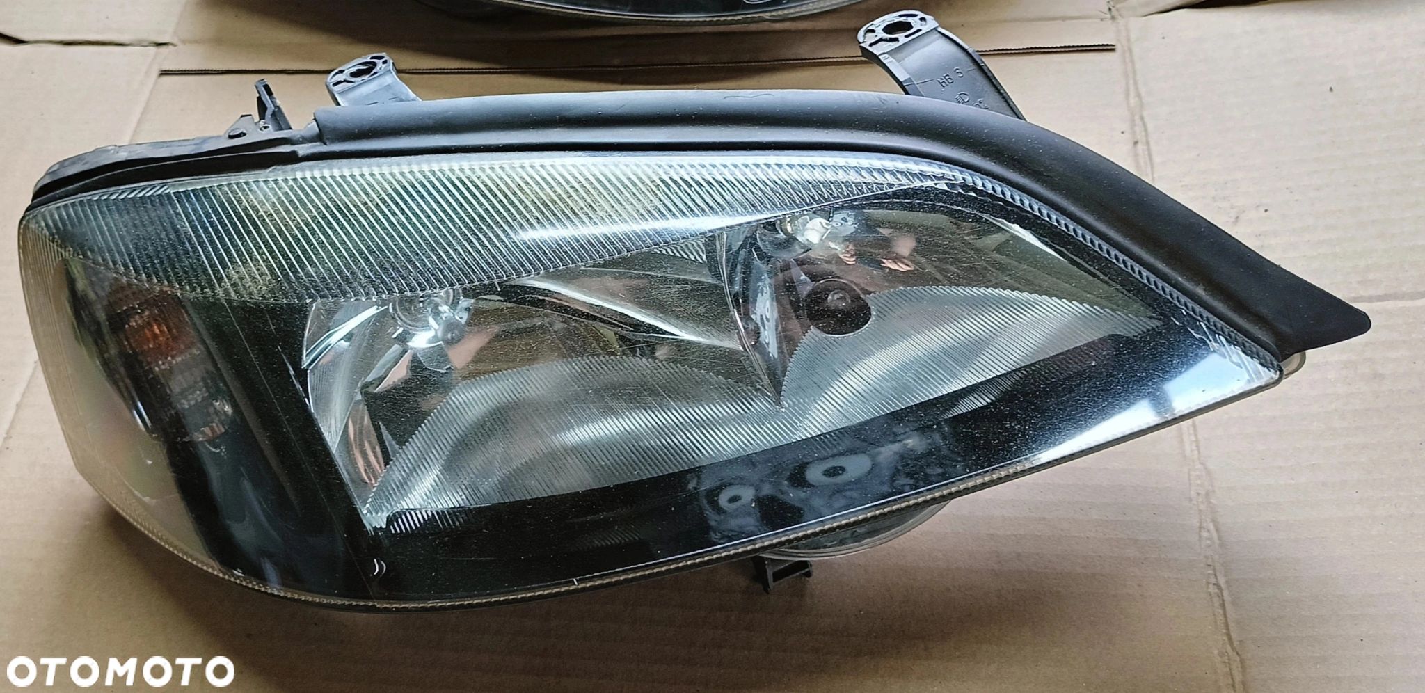 Astra G II lampa przednia przód PRAWA EU LIFT stan bdb bez uszkodzeń Opel - 1