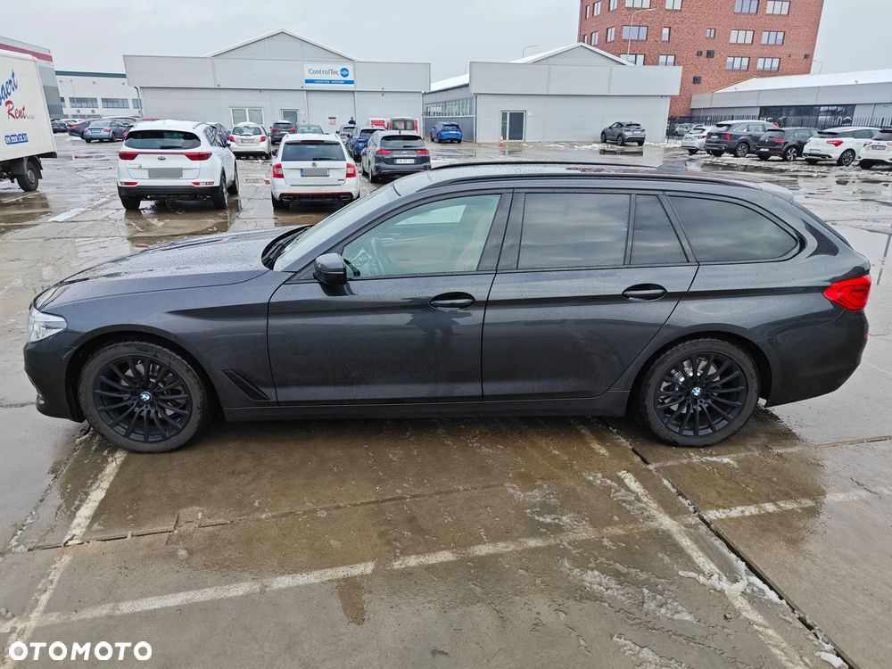 BMW Seria 5 520d xDrive Sport Line - 2