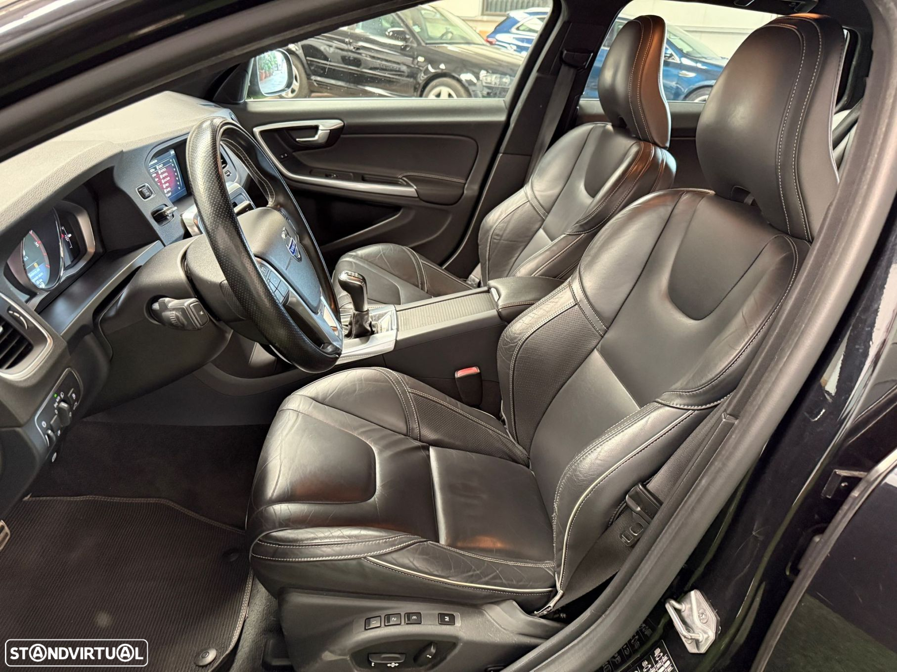 Volvo V60 2.0 D4 R-Design - 8