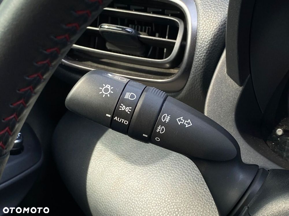 Toyota Yaris - 28