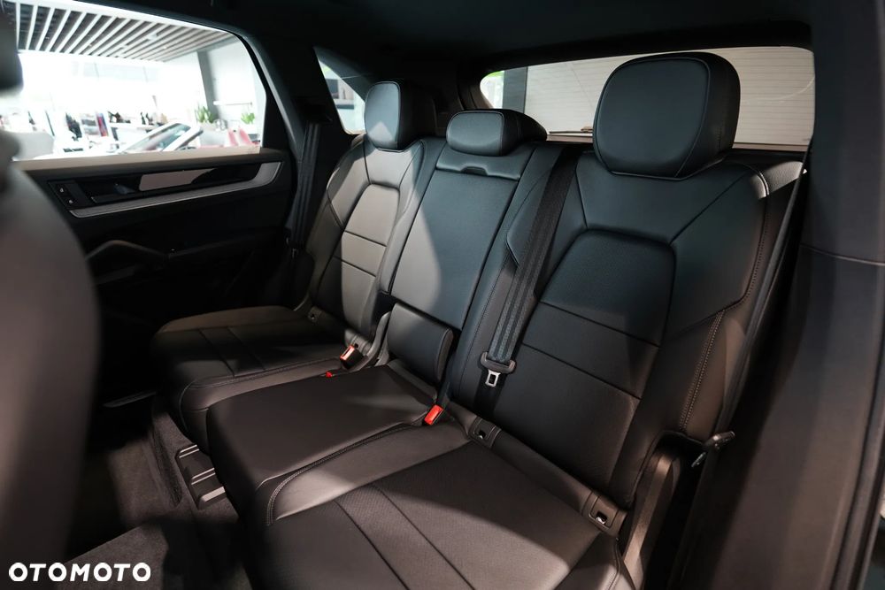 Porsche Cayenne - 9