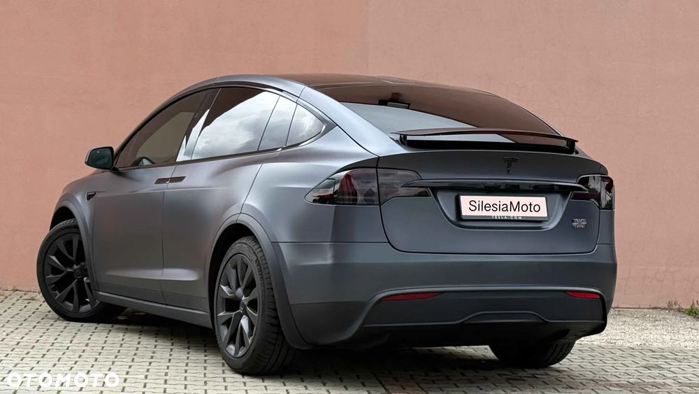 Tesla Model X - 3