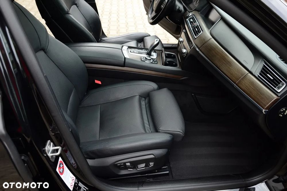 BMW Seria 7 750Ld xDrive - 35