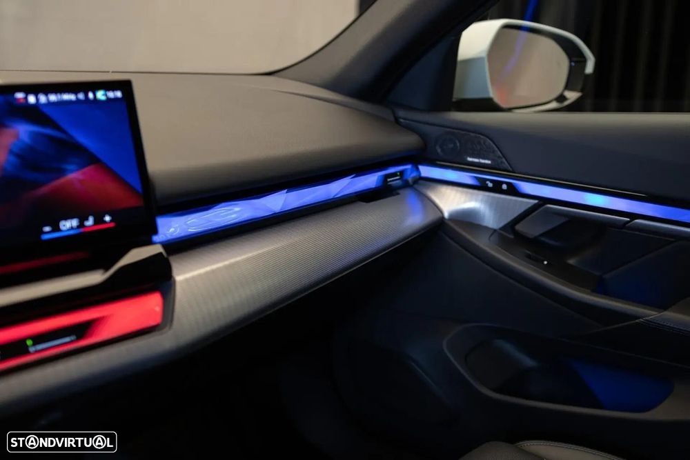 BMW 530 e Pack Desportivo M - 13