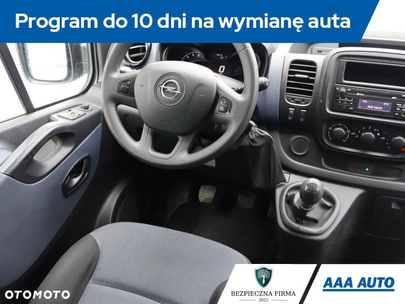 Opel Vivaro - 8