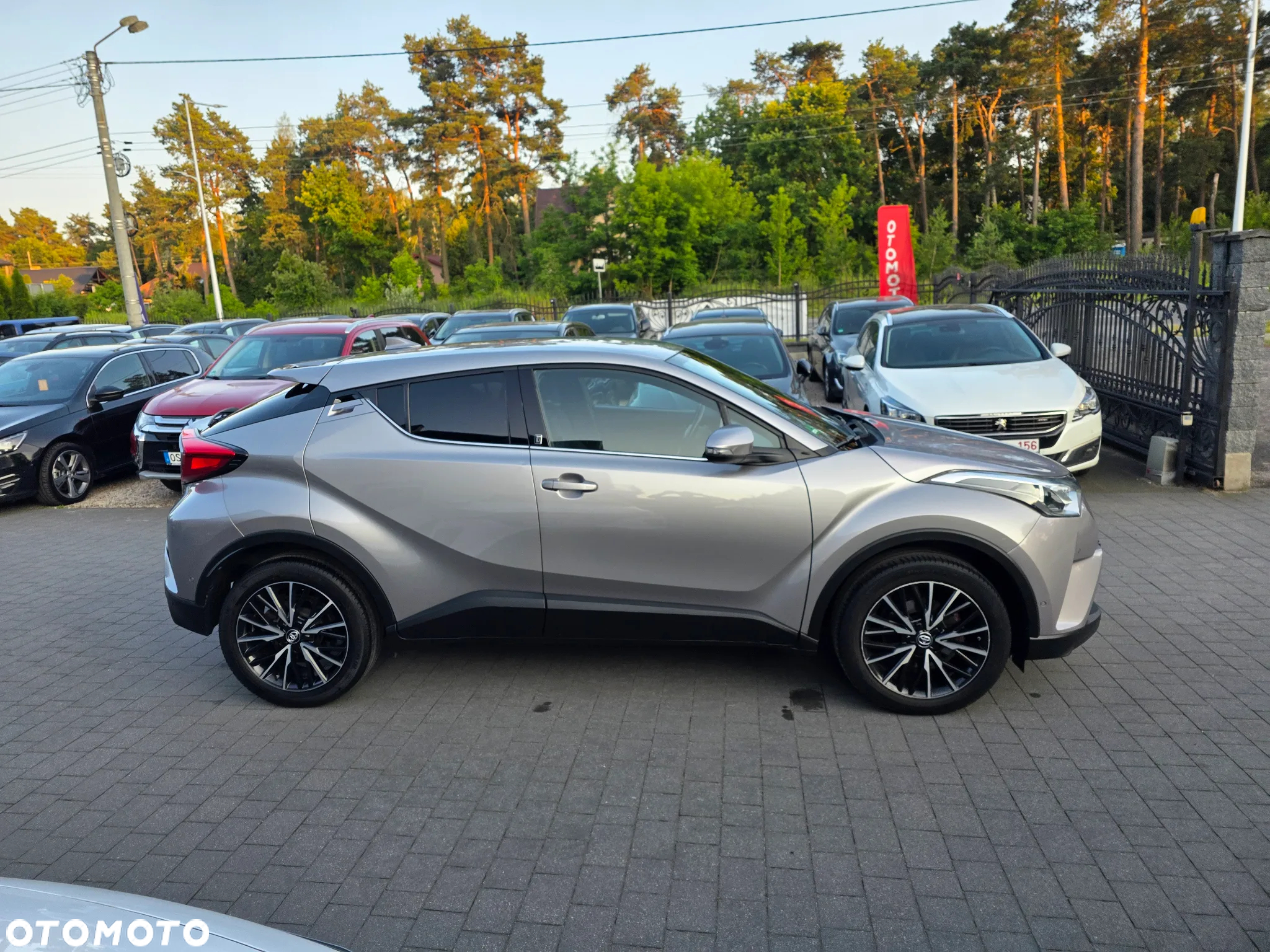 Toyota C-HR 1.2 Turbo Team Deutschland - 3