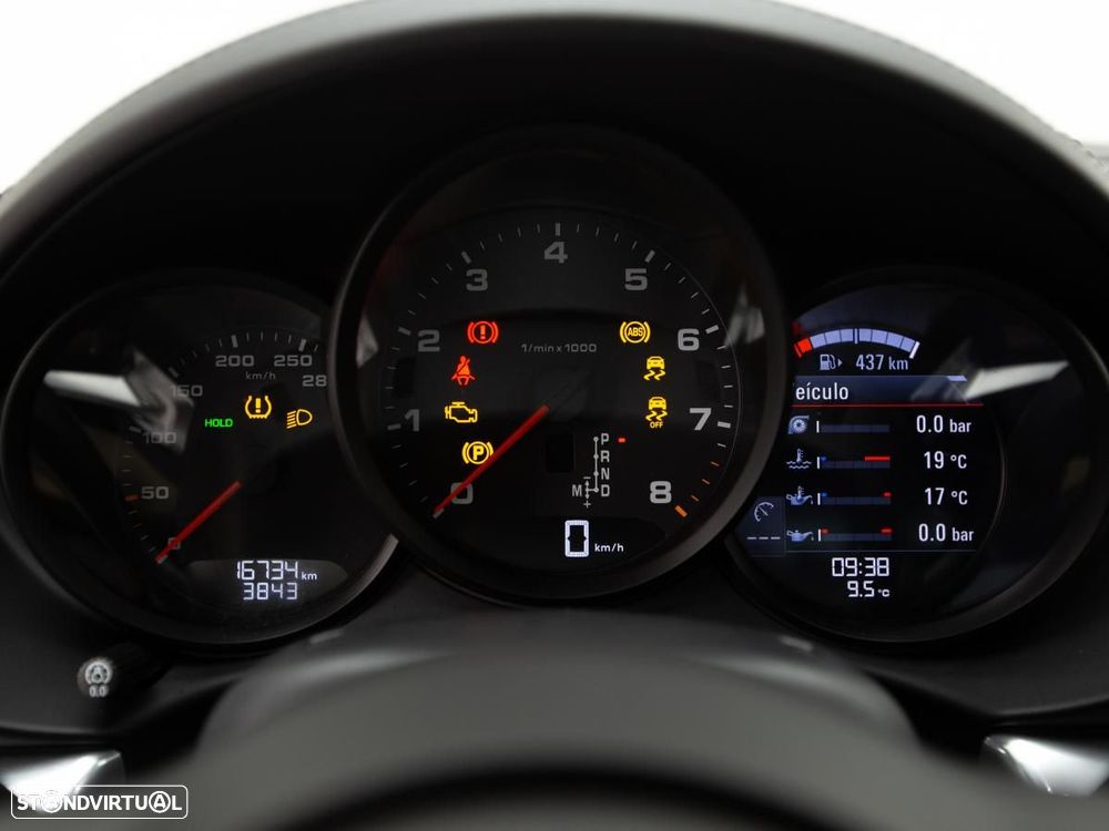 Porsche 718 Cayman - 31