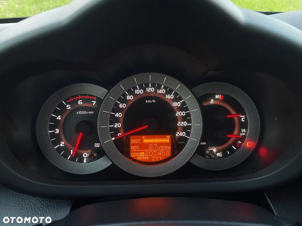 Toyota RAV4 - 9