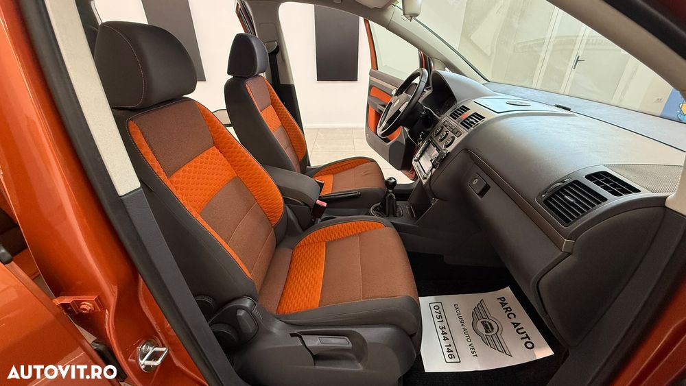 Volkswagen Touran 1.4 TSI Cross - 27