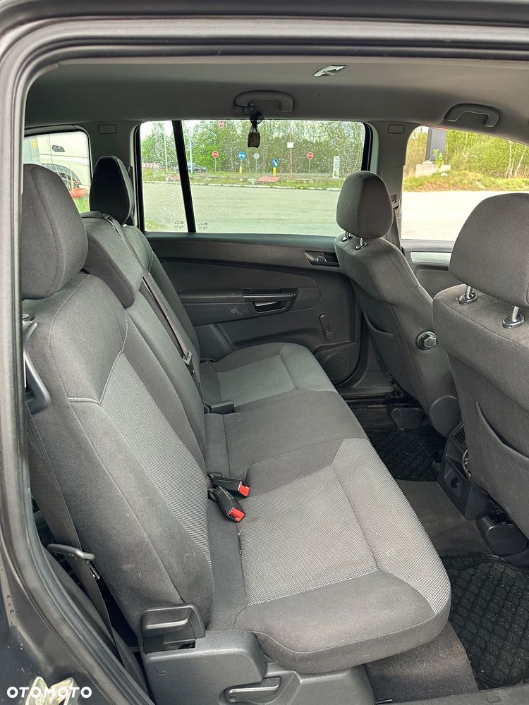 Opel Zafira 1.7 CDTI Essentia - 24