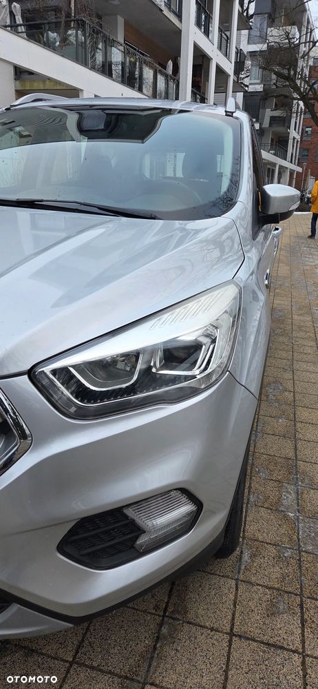 Ford Kuga 1.5 EcoBoost 2x4 Titanium - 10