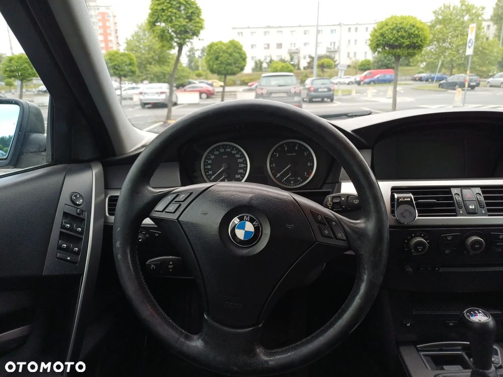 BMW Seria 5 520i - 14