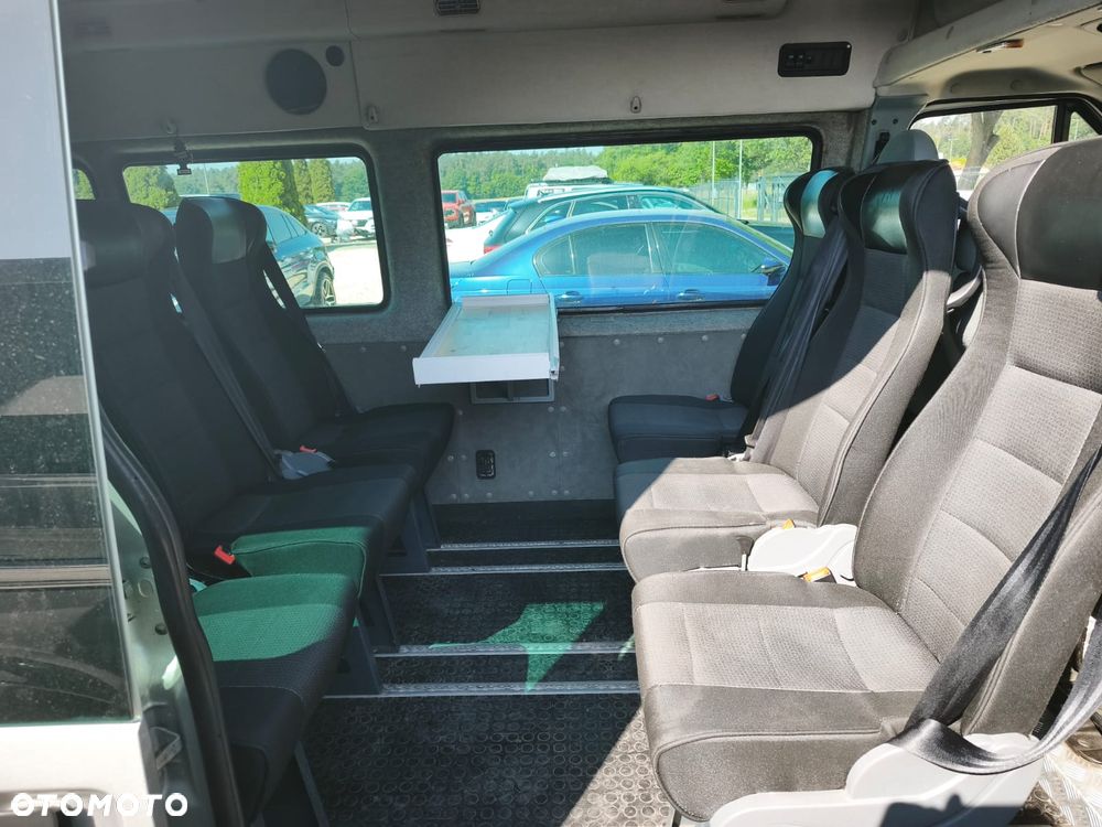 Ford Tourneo Custom - 8