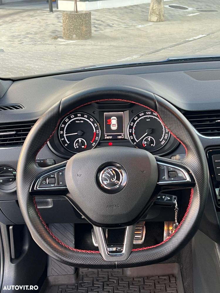 Skoda Octavia 2.0 TDI RS - 37