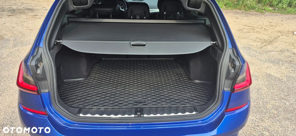 BMW Seria 3 330i M Sport - 10