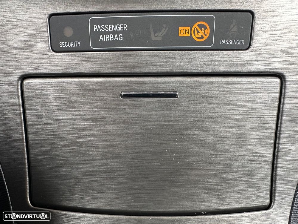 Toyota Avensis SW 2.0 D-4D Exclusive +Pele+GPS - 33