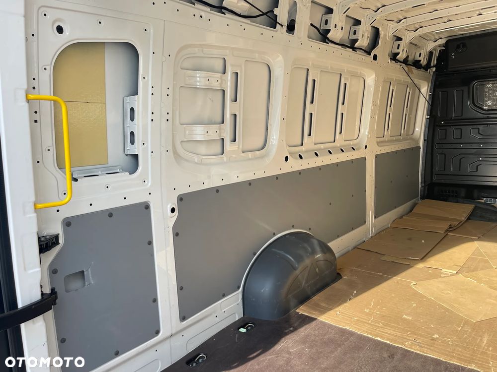 Volkswagen CRAFTER - 10