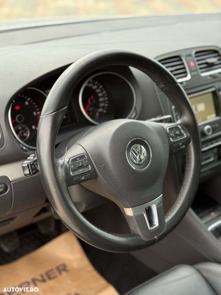 Volkswagen Golf 1.6 TDI DPF Exclusive - 15