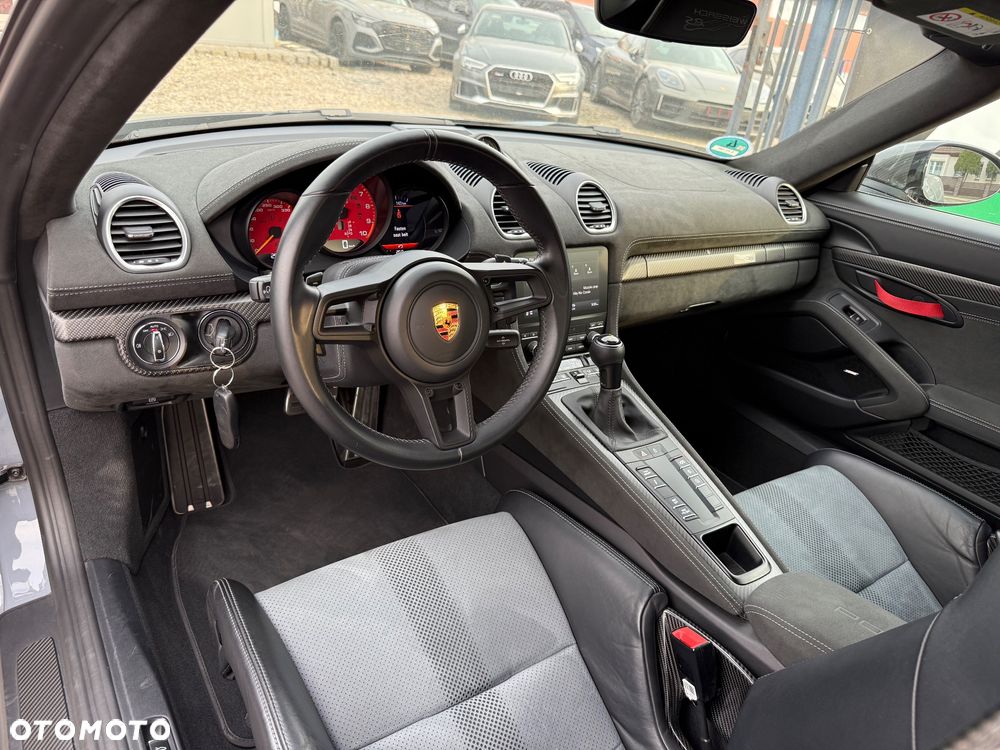 Porsche 718 Boxster Spyder RS - 21
