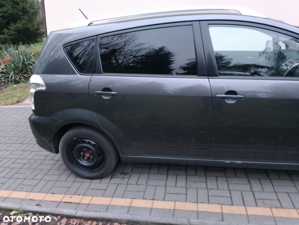 Toyota Corolla Verso - 11