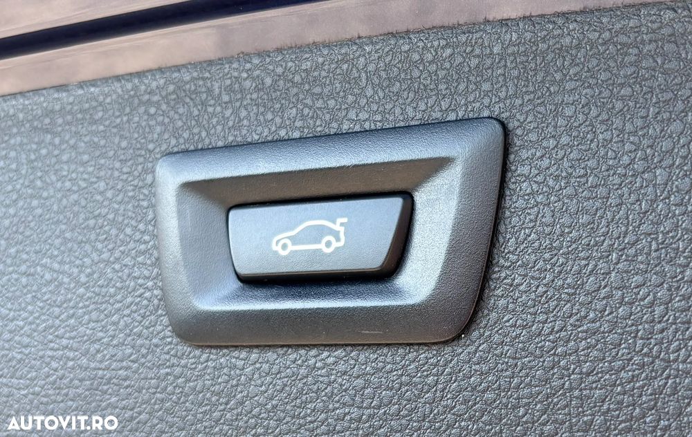 BMW Seria 3 320i Aut. Advantage - 31