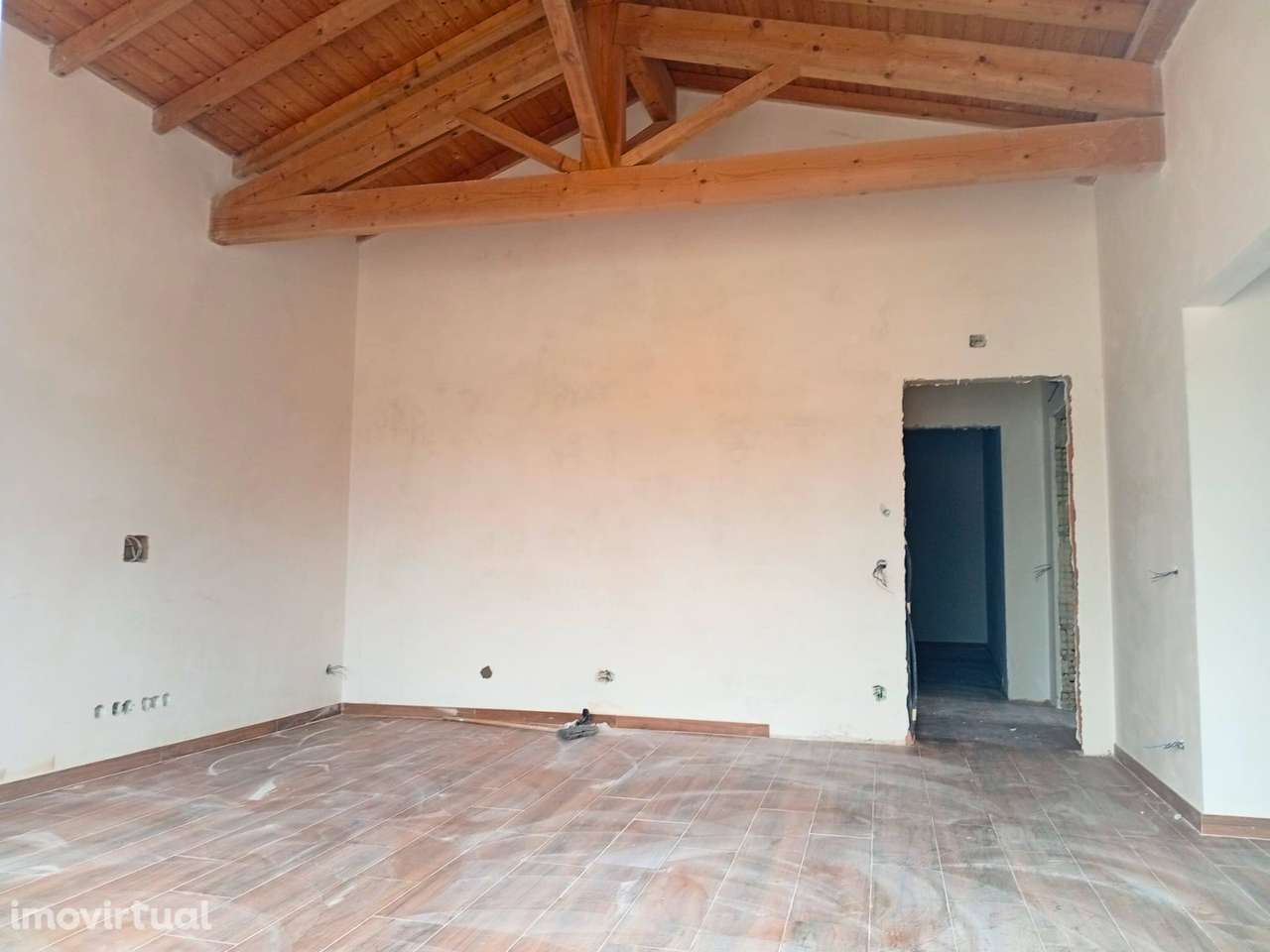 Moradia T2 em fase de acabamentos - Grande imagem: 3/12