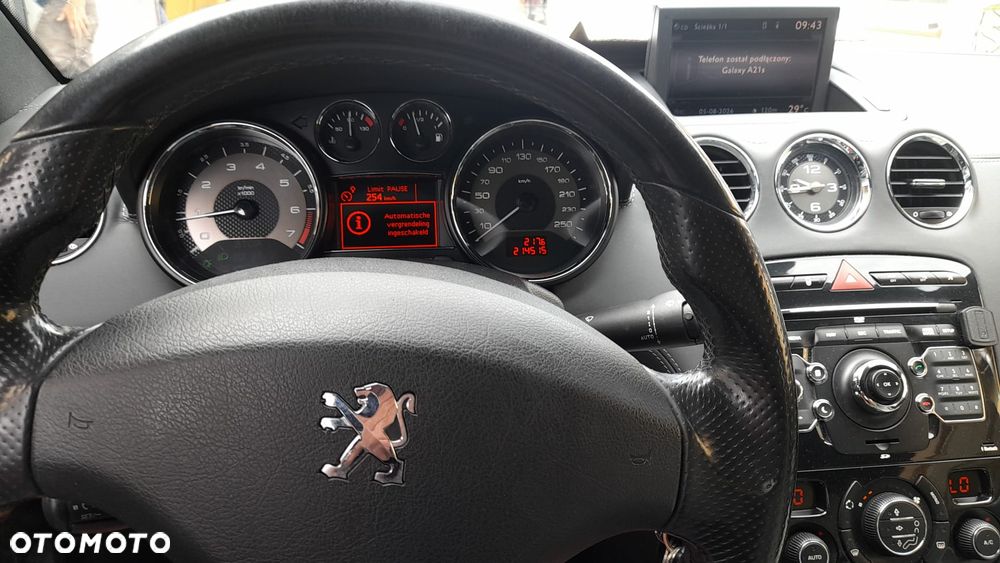 Peugeot RCZ - 8